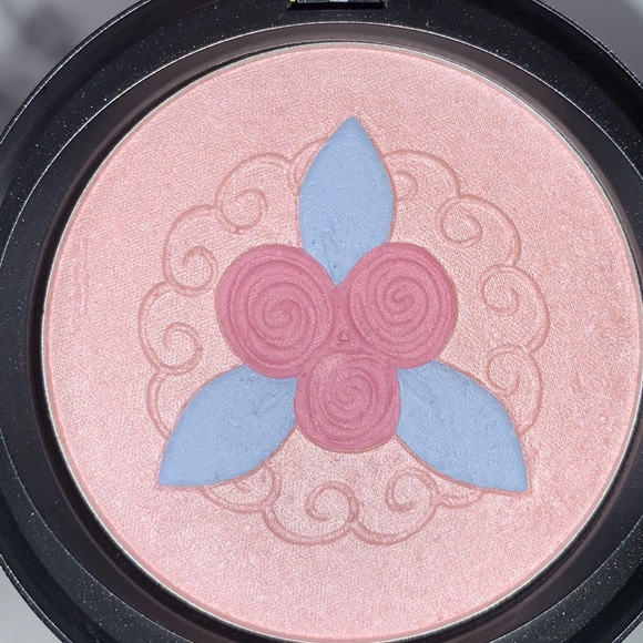 PINK BUTTERCREAM Pearlmatte Face Powder MAC Baking Beauties - Picture 7 of 15